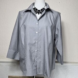 Talbots Wrinkle Resistant Light Gray Button Down Women's Blouse